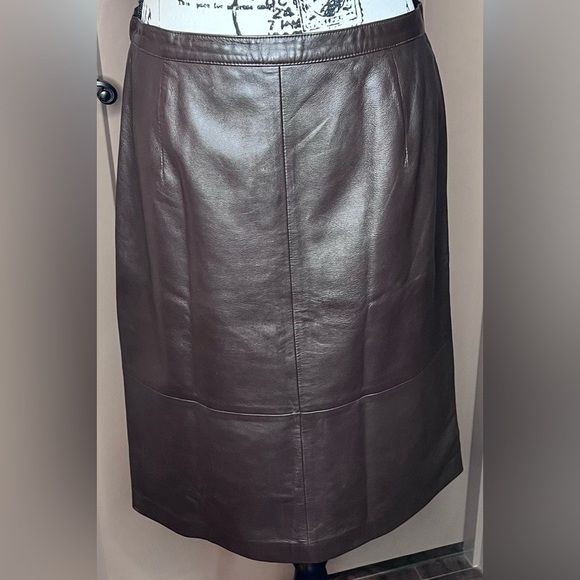Talbots leather skirt - Picture 4 of 6